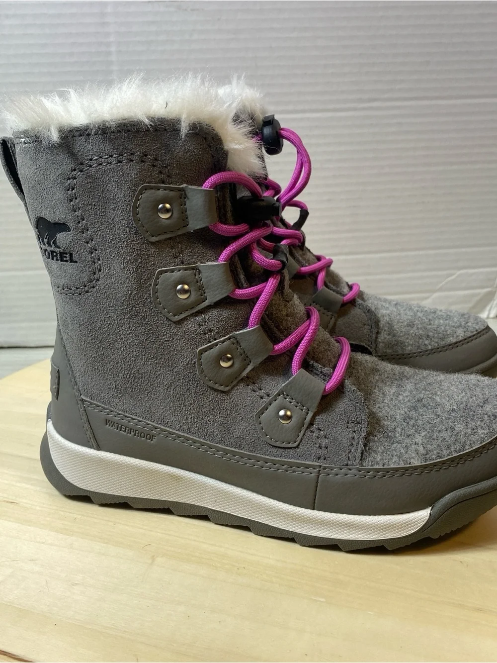 SOREL Youth Waterproof Insulated Snow Boots Grey Pink Size US 2 NEW